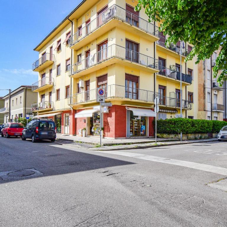 Awesome Apartment In Viareggio With Wifi - Appartamento con 3 Camere da Letto - 2