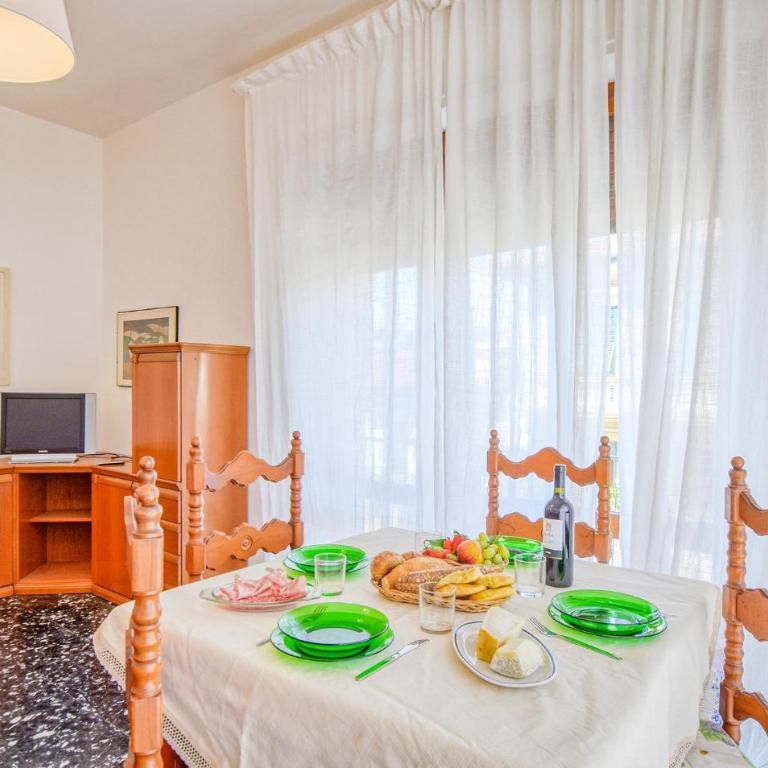 Awesome Apartment In Viareggio With Wifi - Appartamento con 3 Camere da Letto - 8