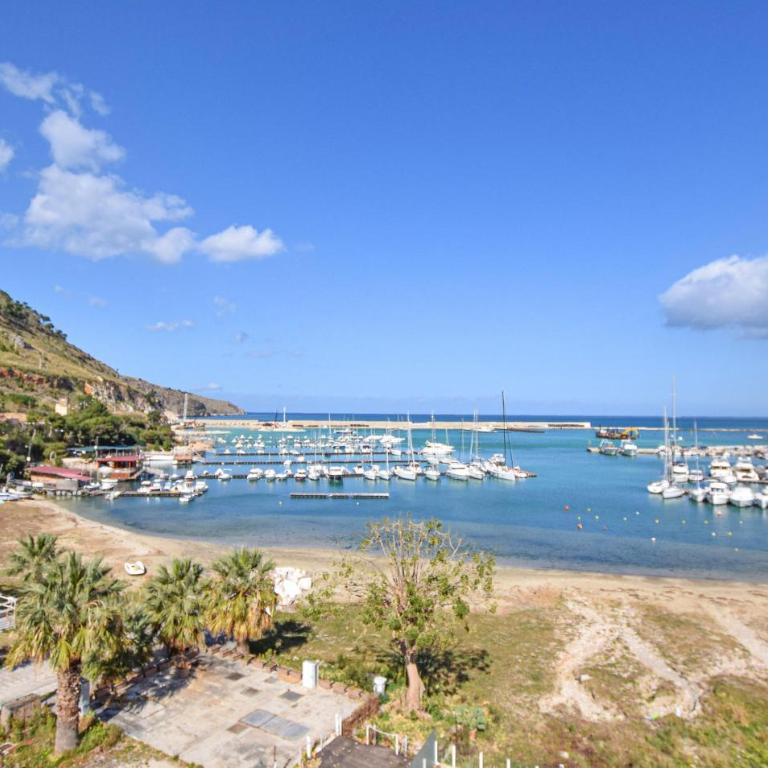 Awesome Apartment In Castellammare Dg With Wifi - Three-Bedroom Apartment - 5