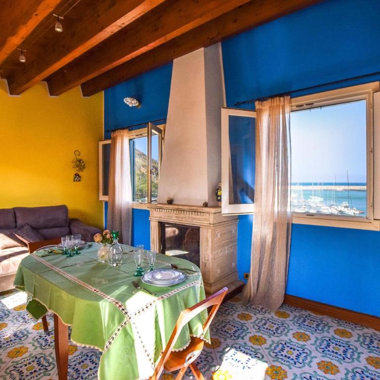 Awesome Apartment In Castellammare Dg With Wifi - Three-Bedroom Apartment - 2