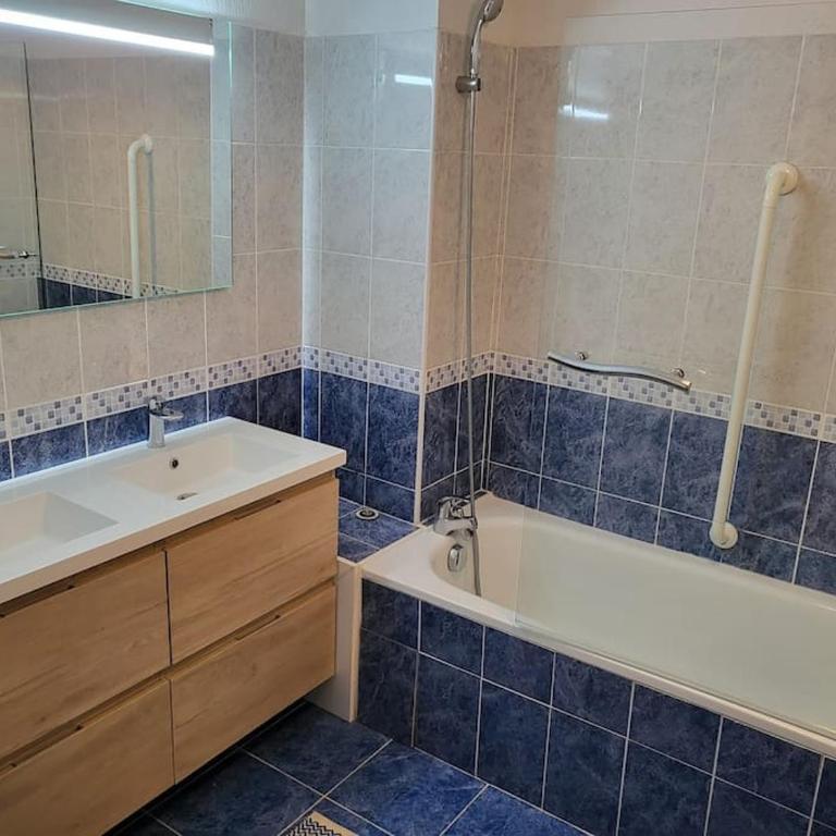 Appartement génial en centre ville avec parking - Apartamento de 3 dormitorios - 10