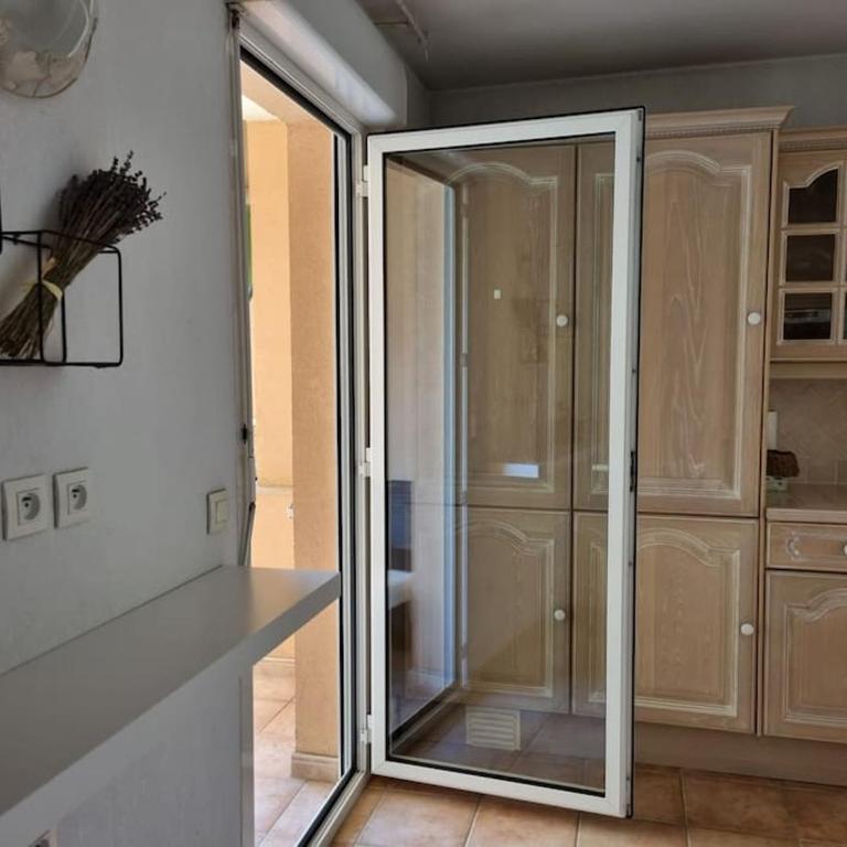 Appartement génial en centre ville avec parking - Apartamento de 3 dormitorios - 20