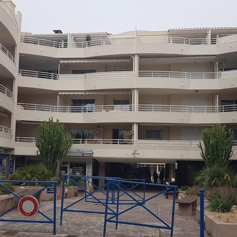 Appartement génial en centre ville avec parking - Apartamento de 3 dormitorios - 24