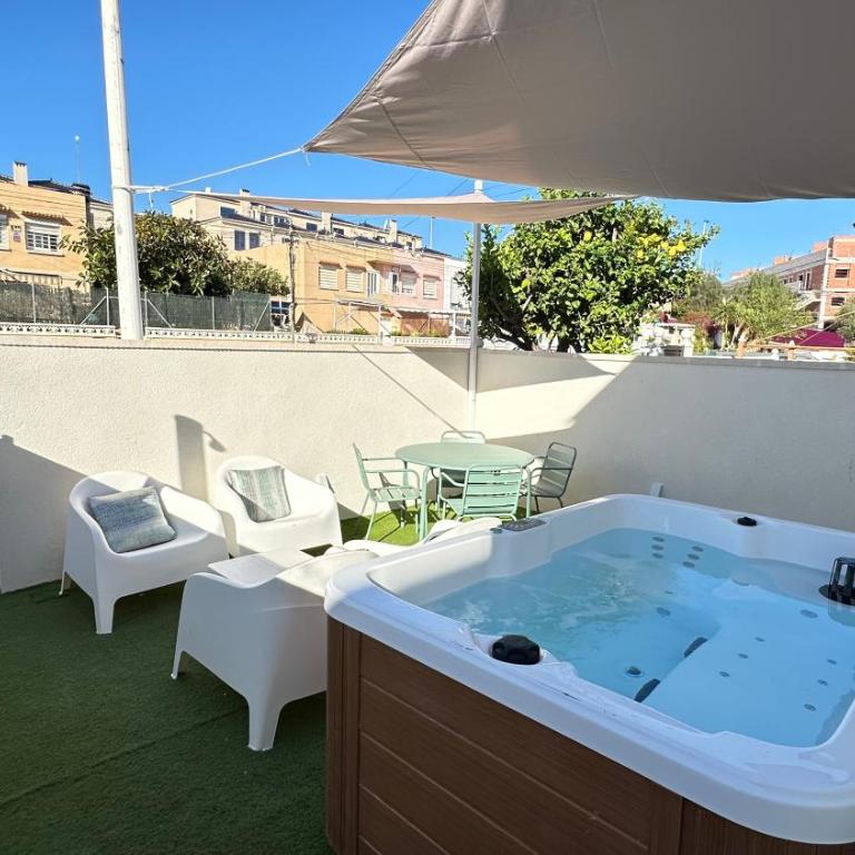Bungalow jacuzzi privado y vistas Gran Alacant- Aledama Homes - Two-Bedroom Apartment - 4