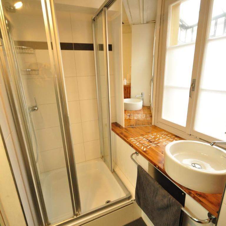 Interlaken Town House Sleeps 12 guests Central - Apartment - Erdgeschoss - 18