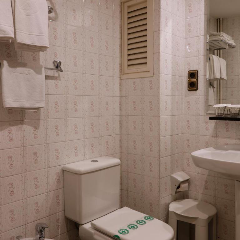 Hotel Delavall - Habitación cuádruple - 1