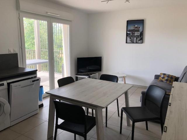 AGENCE JF IMMO - Apt 4 pers climatisation piscine et parking 300 m plages V0775 - Appartement 1 Chambre - 23