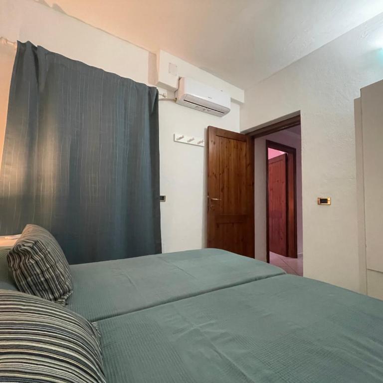 Casa Arborea - Appartamento con 4 Camere da Letto e Balcone - 43