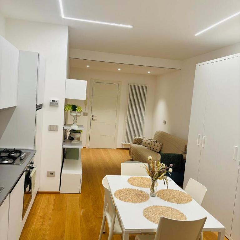 La Mombellina OLTRE HOME HOLIDAYS - Appartamento Monolocale con Vista Mare - 3