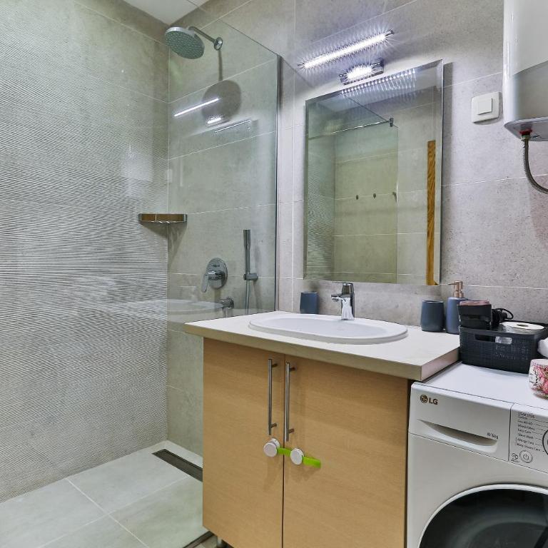 Adriatic Dream - Sea View Apartments - One-Bedroom Apartment with Balcony - 10