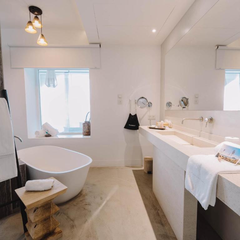 Villa Singular - Suite con vistas al mar - 1 cama grande - 3