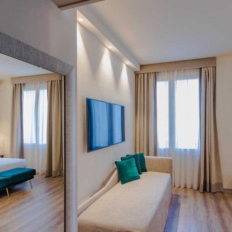 FH55 Grand Hotel Mediterraneo - Junior Suite - 10