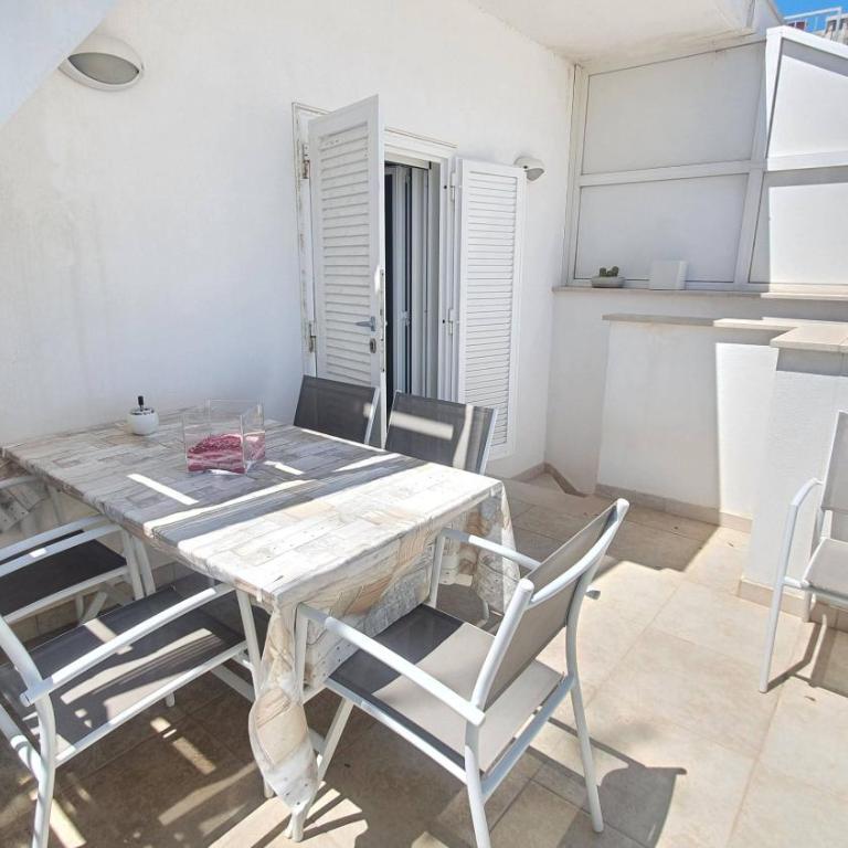 Blue Seaview Villa - One-Bedroom Apartment - 17