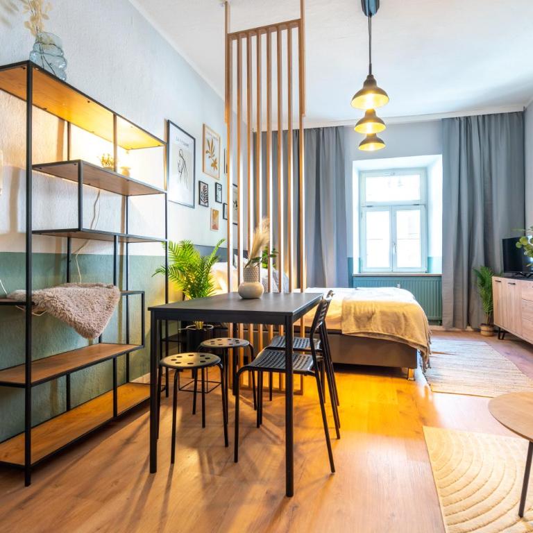 Stayando City Center Retreat mitten in Augsburg - Deluxe Apartment - 10