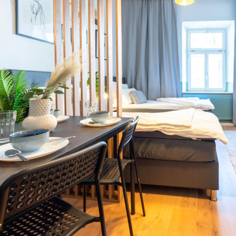 Stayando City Center Retreat mitten in Augsburg - Deluxe Apartment - 16
