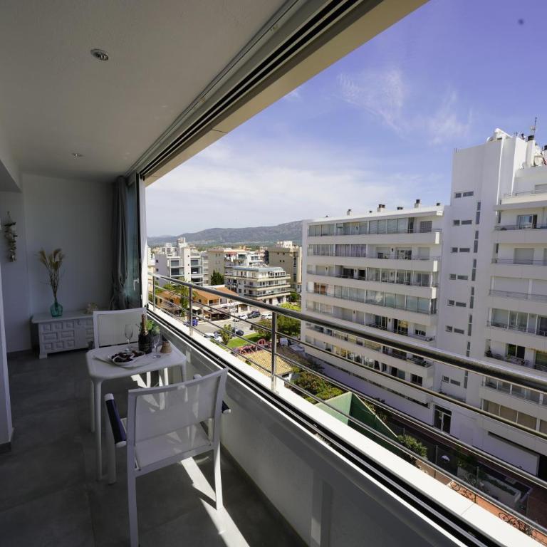 Apartamento en centro de la ciudad frente al mar - Two-Bedroom Apartment with Balcony and Sea View - 6