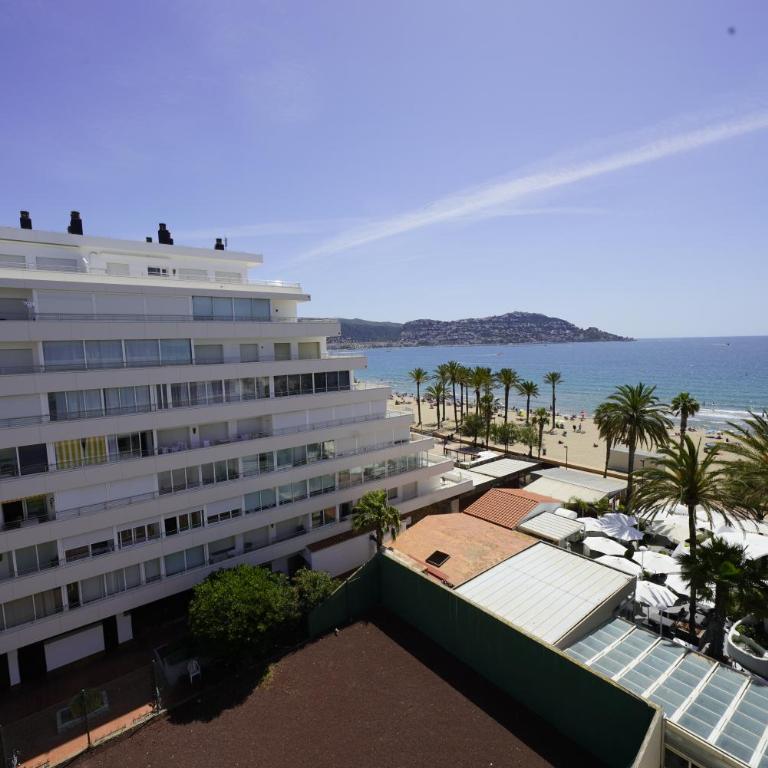 Apartamento en centro de la ciudad frente al mar - Two-Bedroom Apartment with Balcony and Sea View - 16