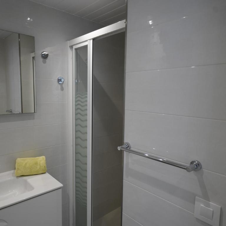 Apartamento en centro de la ciudad frente al mar - Two-Bedroom Apartment with Balcony and Sea View - 25