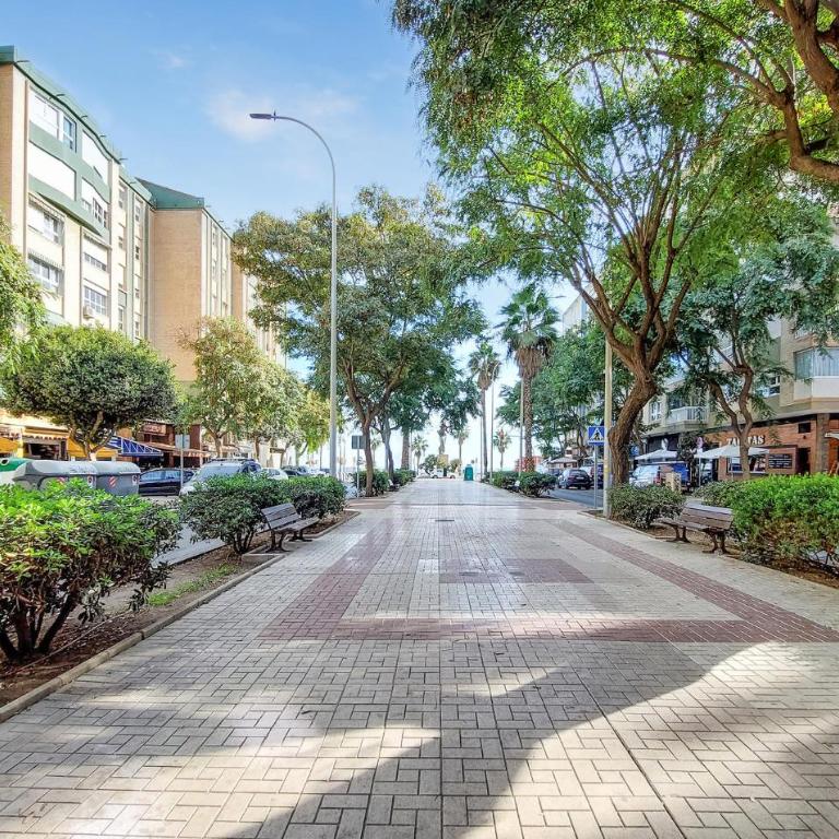 4 Bedroom Cozy Apartment In Málaga - Apartamento con 4 dormitorios - 11