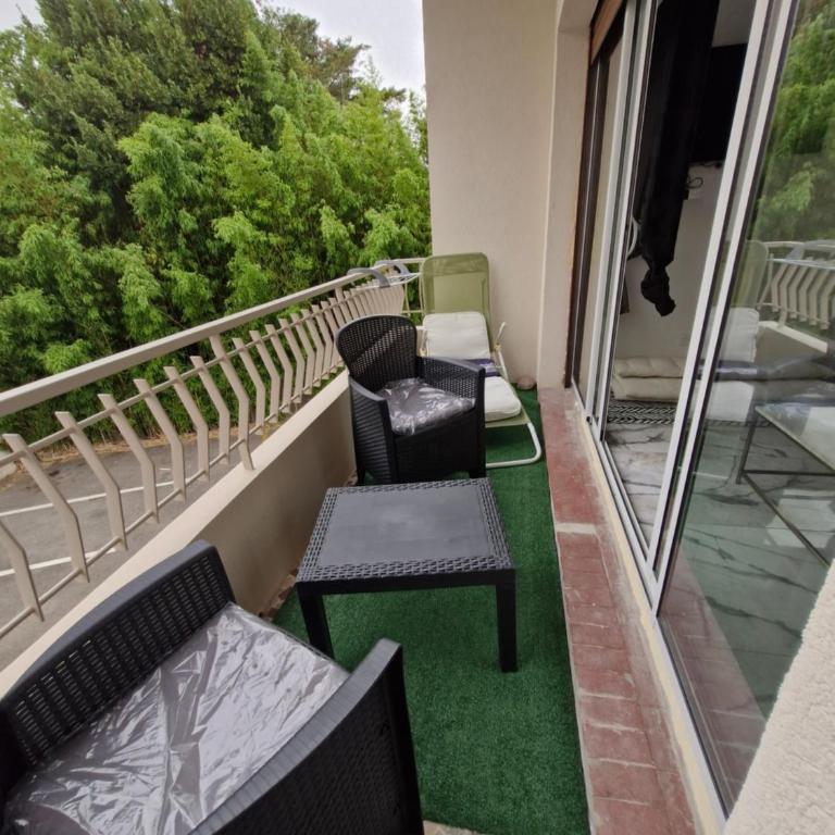 T2 neuf centre ville Saint Raphaël avec terrasse et parking gratuit, prés de la plage et commerces! - Apartment mit 1 Schlafzimmer - 40