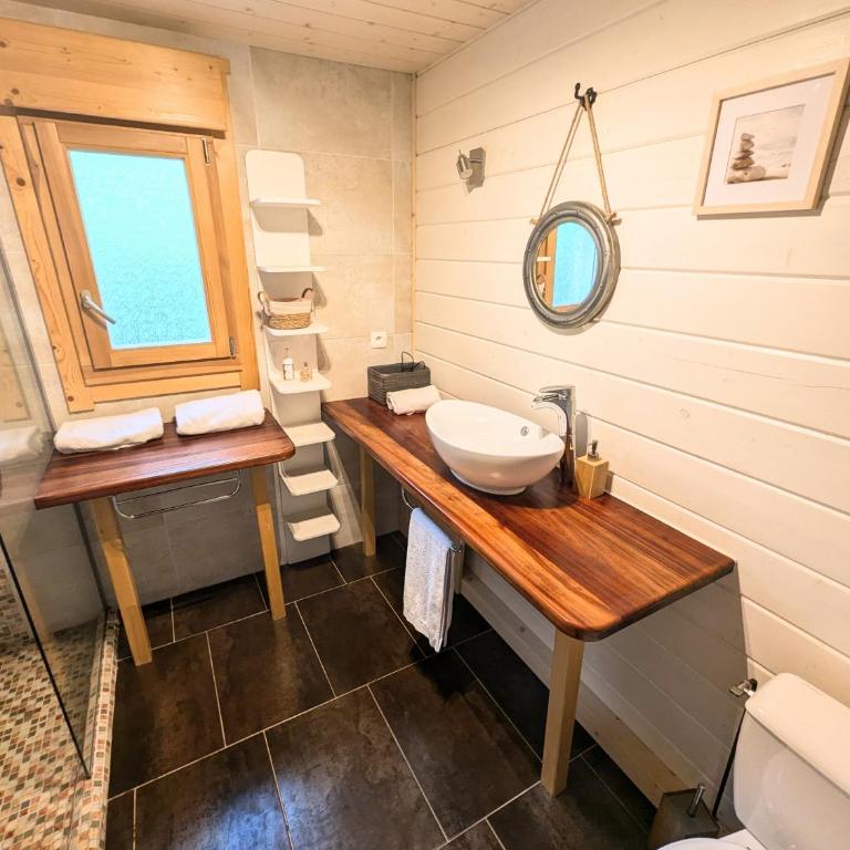 Chalet Sauna jacuzzi 6 personnes - Three-Bedroom Chalet - 27