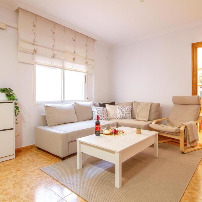 Cozy Apartment In Águilas With Kitchen - Apartamento de 3 dormitorios - 3