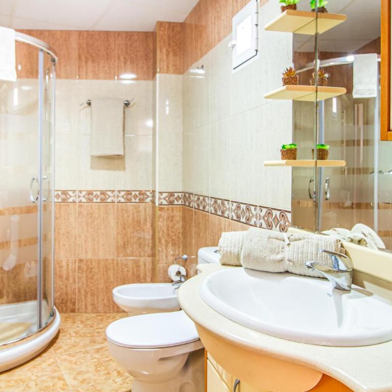 Cozy Apartment In Águilas With Kitchen - Apartamento de 3 dormitorios - 9
