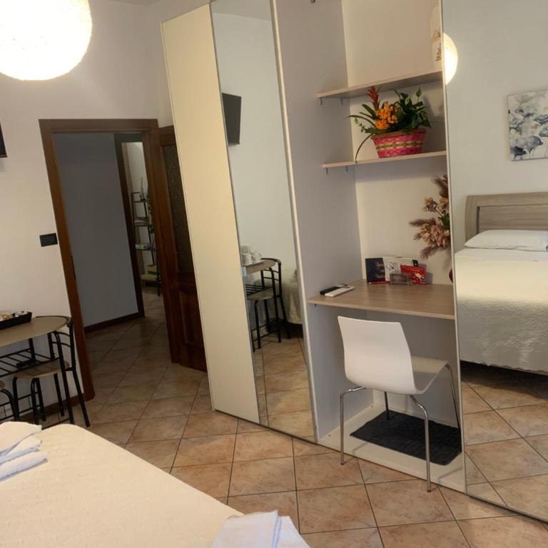 ARIA di CASA-Fiera Verona - Camera Matrimoniale con Bagno Privato - 10