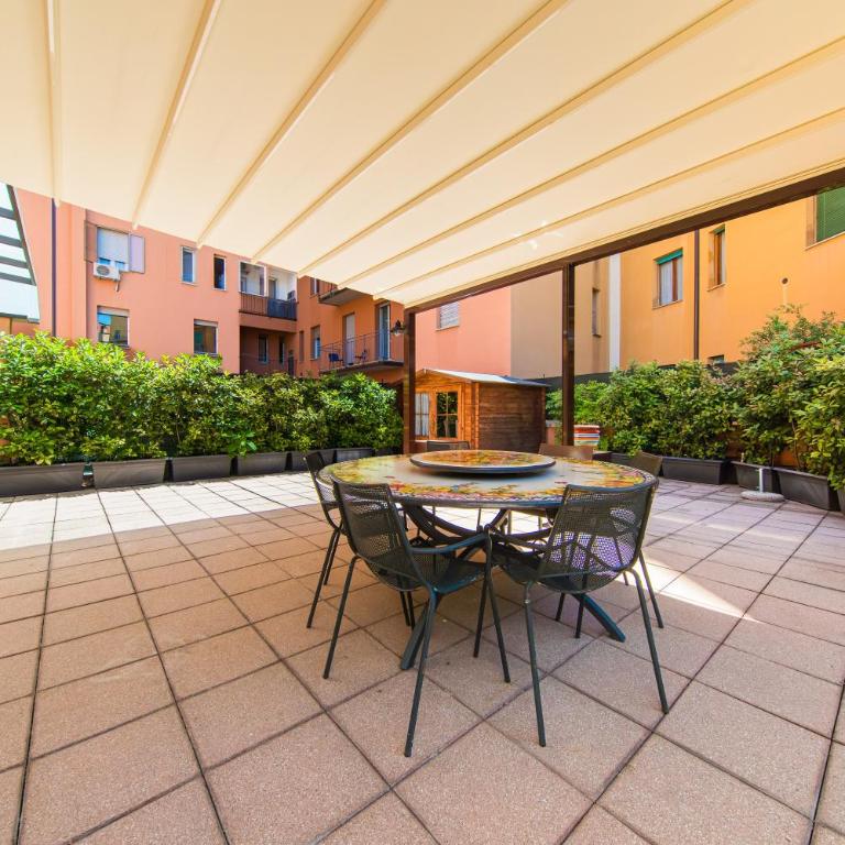 Nettuno Apartment - Private Garden in Bologna Center - Appartamento con 2 Camere da Letto - 40