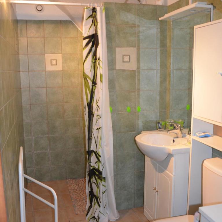 Gîte Les Guérins - Appartement avec Vue sur la Montagne - 7