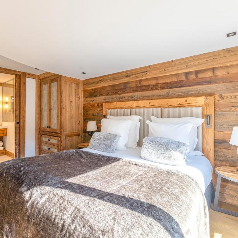 Hôtel Les Peupliers - Chambre Confort avec Balcon - Vue sur Village - 4