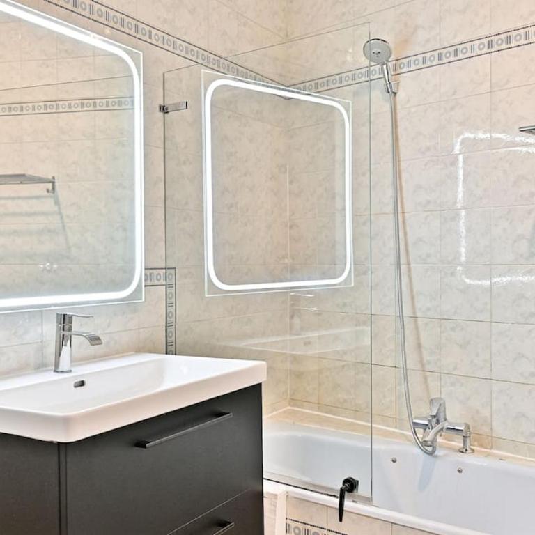 Appartement Haussmannien lumineux et central - Appartement 1 Chambre - 10