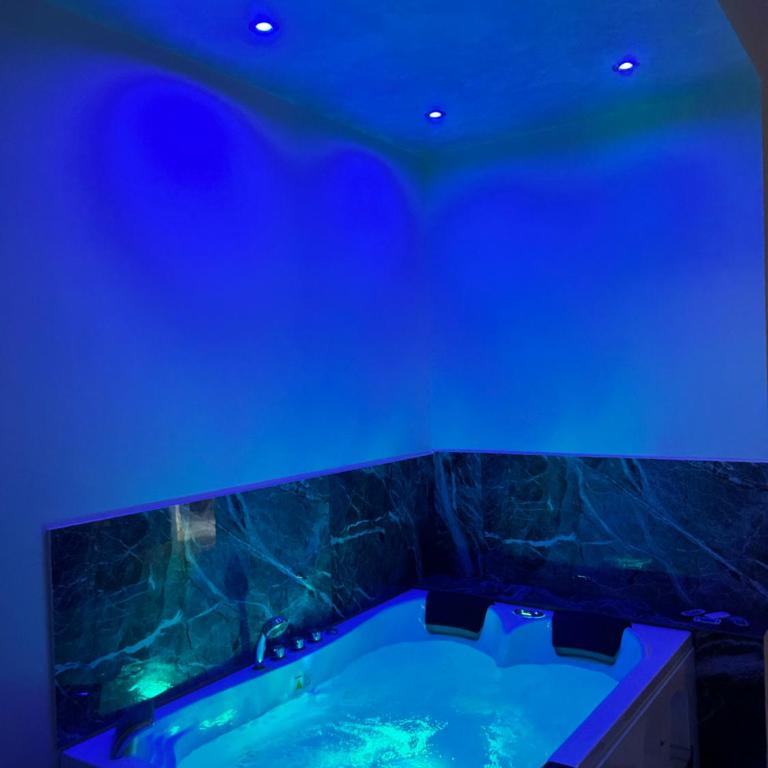 Panorama - King Room with Spa Bath - 6