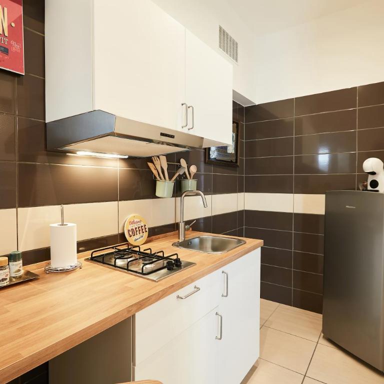 Vicky's Luxury Guesthouse by NapoliApartments - Appartamento con 1 Camera da Letto - 13
