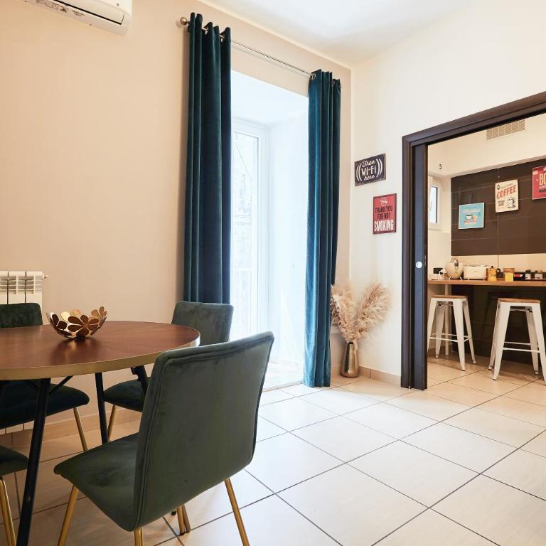 Vicky's Luxury Guesthouse by NapoliApartments - Appartamento con 1 Camera da Letto - 4