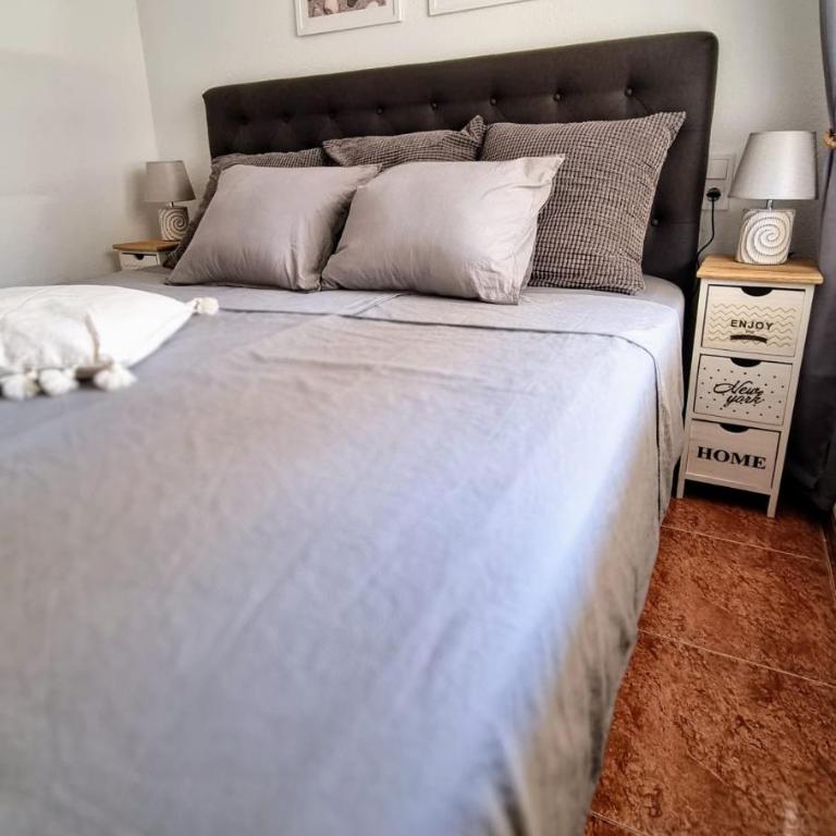 Torrevieja Seaside Escape - Two-Bedroom Apartment - 8
