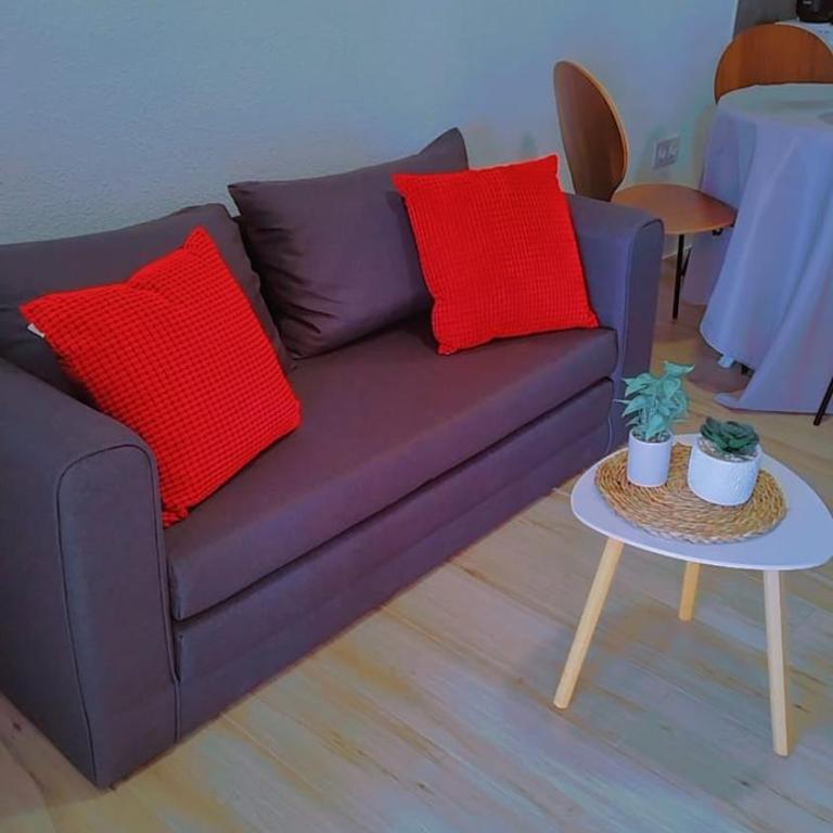 Apartamento reformado con terraza vistas al mar y a las piscinas de Magic World garaje y piscina frente a Balneario Aire acondicionadowifi - Apartamento de 2 dormitorios - 26