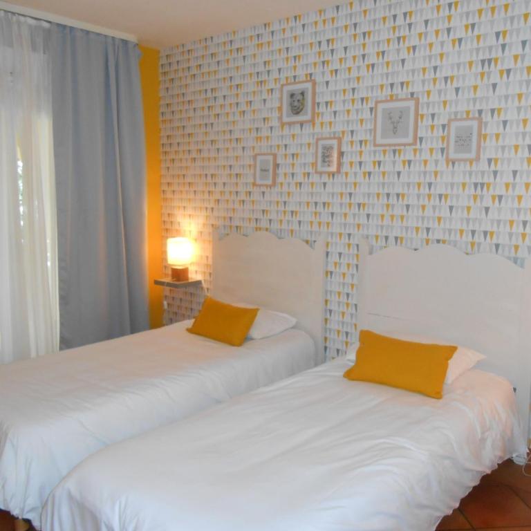 Hôtel Athéna - Chambre Double Confort avec Terrasse - 6