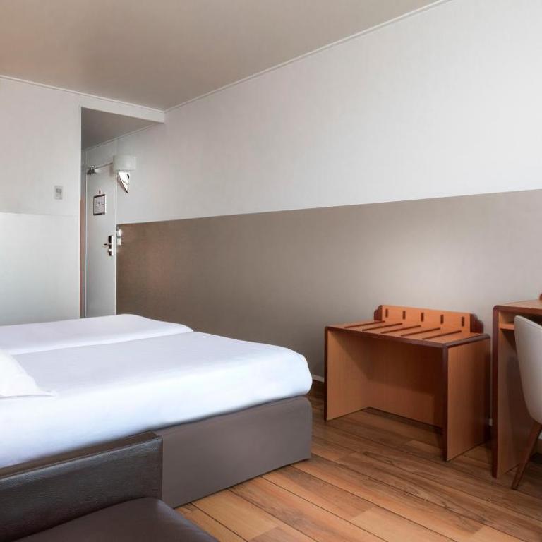 Hôtel Du Lion - Parisian twin room - 8