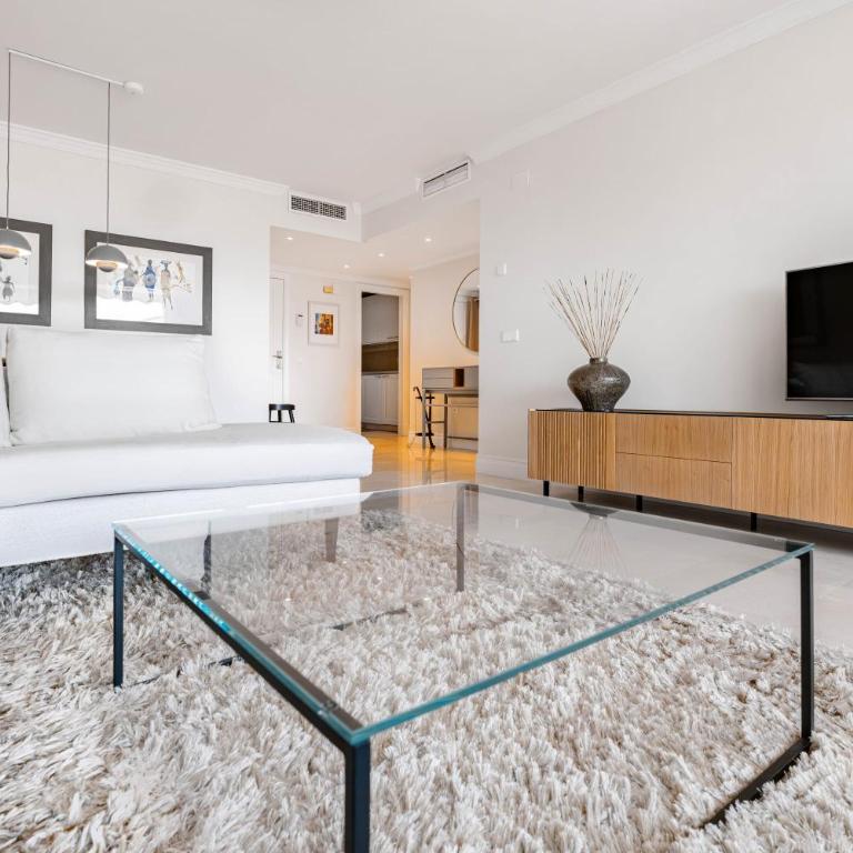 BEACHFRONT GOLDEN MILE PUENTO ROMANO SEA VIEW WIFI - Apartamento - 1