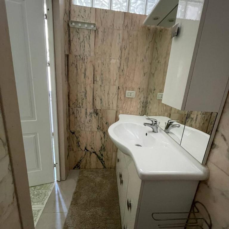 Lo Scrigno - Camera Matrimoniale con Bagno Privato - 6