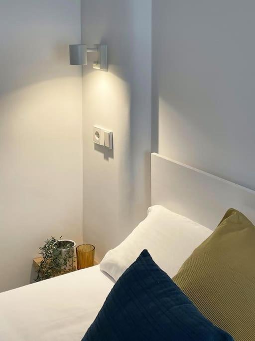 Stylish Modern Apt Unbeatable Location - One-Bedroom Apartment - 9