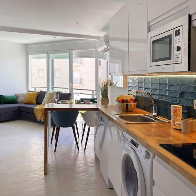 Stylish Modern Apt Unbeatable Location - One-Bedroom Apartment - 19