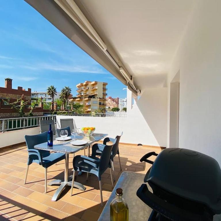 APARTAMENTOS AQUARIUM 1B TERRAZA 25 m2 - Two-Bedroom Apartment - 1