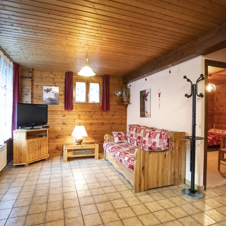 Chalet 3 Pièces, 2 Chambres, Terrasse Privée, Parking - FR-1-676-147 - Appartement - 2