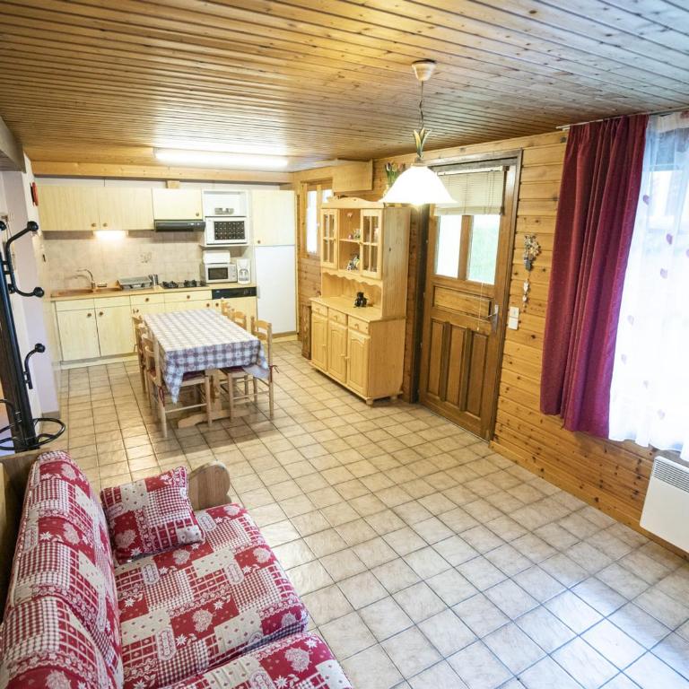 Chalet 3 Pièces, 2 Chambres, Terrasse Privée, Parking - FR-1-676-147 - Appartement - 3