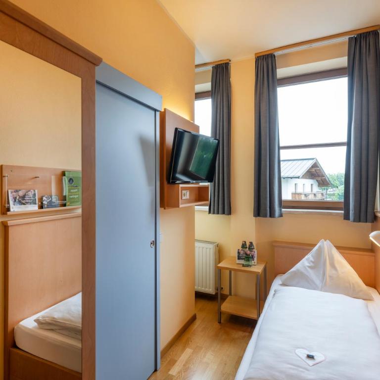 JUFA Hotel Kaprun - inklusive Sommerkarte Zell am See & Kaprun - Vierbettzimmer - 8