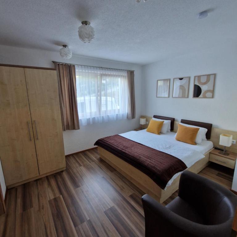 Chalet Schiestl - Ferienhaus mit Bad - 13