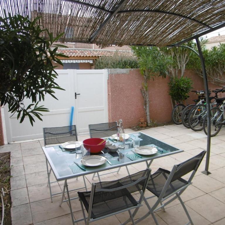 Villa Confortable 6 Pers. Climatisée, Proche Plage du Grazel, Calme, Tout Équipée, Stationnement Inclus - FR-1-796-71 - Villa - 4