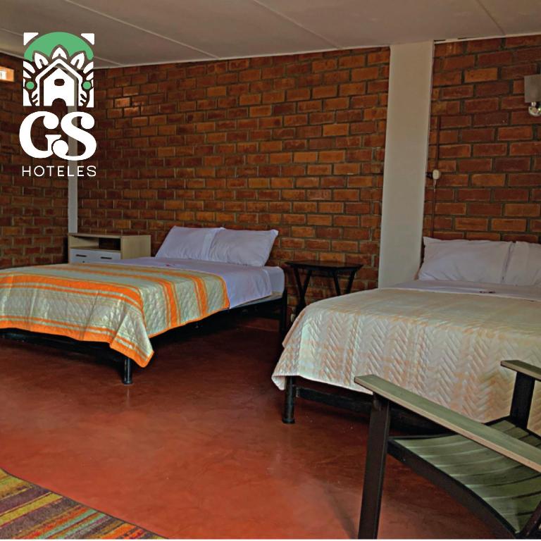 GS Hoteles-Asia Sur - Classic Triple Room - 1